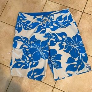 Quiksilver hibiscus board shorts